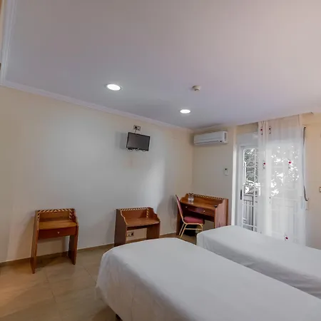 Hotel Jeronimos Y Terraza Monasterio (adults Only) 2*